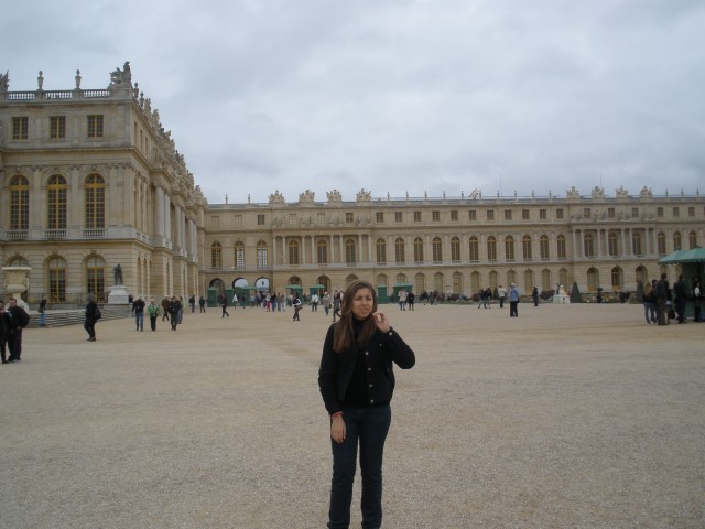 Eu com Castelo de Versalles